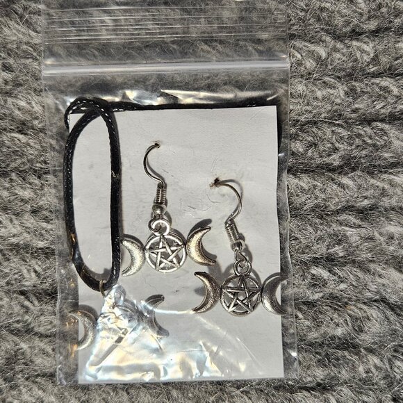 Triple moon and pentagram, 2.8 cm wide, pendant and earrings set, new charms - Picture 1 of 3